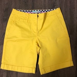 Excellent condition boden shorts. Fun pop of color
